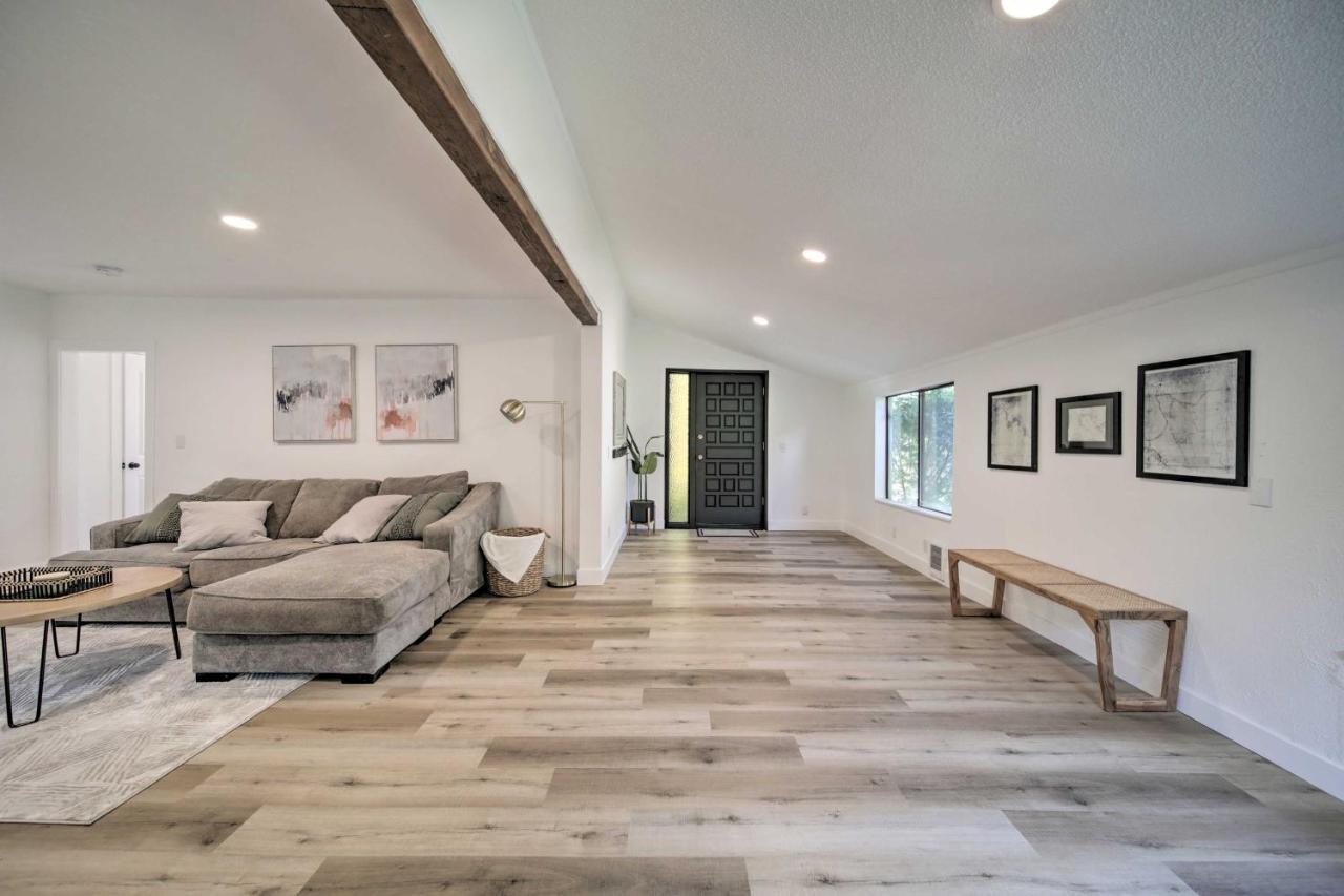 Bright And Airy Liberty Lake Abode With Backyard! Exteriér fotografie